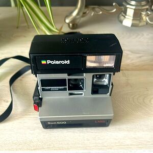 600 Polaroid land camera. Vintage
